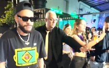 Neymar bị chửi oan vì trò chơi khăm của 'bản sao'