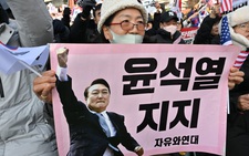Tổng thống Yoon Suk Yeol tuyên bố 'chiến đấu đến cùng' với lệnh bắt
