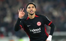 Các tiền đạo lại đắt hàng ở Premier League
