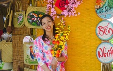 Chợ quê Bến Nhứt ở Kiên Giang nhộn nhịp du khách đến chơi ngày cận Tết