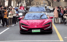 Xe BYD khoe khả năng 'nhún nhảy' trên phố, cảnh sát tới luôn