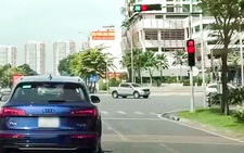 Clip xe Audi đến đâu đèn xanh đến đó: Chưa mời được chủ xe, không loại trừ thiết bị gây nhiễu