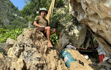Families shelter for days in mountain cave amid severe floods in Vietnam’s Lang Son