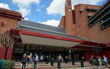 Oscar Wilde grandson to collect reissued British Library pass