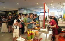 Foreigners express love for ‘pho’ at Vietnam Phở Festival in Singapore