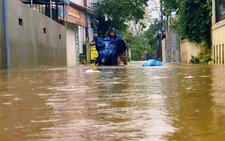 Da Nang schools allowed to suspend classes due to heavy rain, flooding