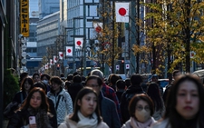 Flu cases exceed alert level in Japan