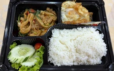 Vietnam football, futsal teams buy extra food amid nutrition concerns at SEA Games