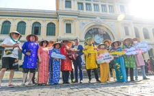 Vietnam, China launch cross-border QR payments for tourists
