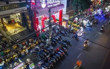Bạn đọc quan tâm: Ngang nhiên cho thuê vỉa hè; Thức ăn nước uống giá 'trên trời' ở sân bay