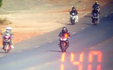 Lập biên bản 3 tài xế che biển số mô tô, chạy tốc độ ‘bàn thờ’ trên quốc lộ 14