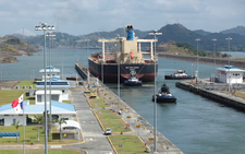 Tổng thống Panama tố Mỹ dối trá vụ qua kênh đào Panama miễn phí