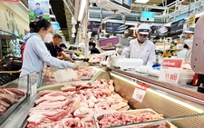 Loạn giá heo hơi, doanh nghiệp chăn nuôi lớn bỏ niêm yết giá