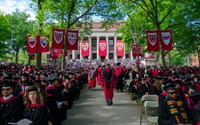 Đại học Harvard mở rộng diện đối tượng miễn học phí