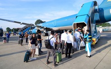Tăng chuyến, thêm ghế, giá vé máy bay dịp lễ 30-4 vẫn tăng mạnh