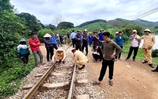 Nguy hiểm rình rập tại hàng loạt lối đi tự mở cắt qua đường sắt Bắc - Nam