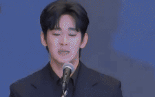 Kim Soo Hyun khóc liên tục 30 phút họp báo, thừa nhận là kẻ hèn nhát