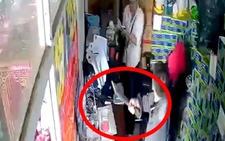 Truy xét kẻ cầm hung khí xông vào công ty nhựa dọa chém người phụ nữ ở Bình Chánh