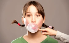 Phát minh kẹo cao su 'bắt' vi rút cúm, herpes