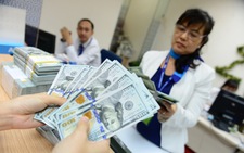Giá USD ngân hàng giảm 302 đồng/USD chỉ sau hai ngày