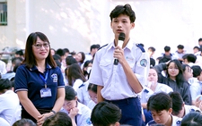Sinh viên hướng dẫn học sinh 'sống an toàn trên mạng xã hội'