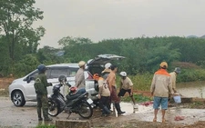 Sét đánh trúng chòi rẫy của nhóm người đi nhổ mì, 1 người chết
