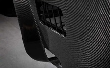 Sợi carbon trên siêu xe có thể bị coi là chất độc hại