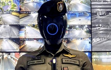 Thái Lan đưa robot cảnh sát AI giữ trật tự lễ hội Songkran