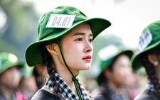 Giọt mồ hôi và nụ cười của những bóng hồng thao dượt diễu binh 50 năm thống nhất đất nước
