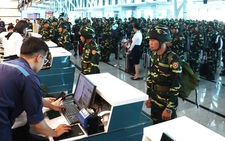Lực lượng quân đội Lào đã tới Việt Nam, chuẩn bị tham gia diễu binh, diễu hành dịp 30-4