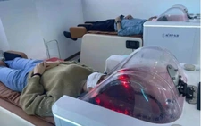 Gội đầu bằng thiết bị ứng dụng AI với giá phải chăng ở Trung Quốc