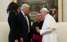Tin tức thế giới 22-4: Ông Trump ngợi ca Giáo hoàng; Ngành bán lẻ của Mỹ họp vì thuế Trung Quốc