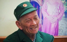 Cựu chiến binh đi xe máy hơn 1.300km vào TP.HCM xem diễu binh: 'Tôi đi ngắm hòa bình đất nước'