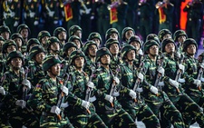 Xem quân đội Campuchia và Lào diễu binh trên đường Lê Duẩn, TP.HCM