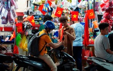 Mua áo có lá cờ Tổ quốc tặng cháu dịp sinh nhật