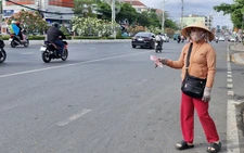Hoa hồng cho người bán vé số dạo bao nhiêu là phù hợp?