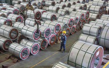 Ngành tôn thép 'giỏi lắm là đi ngang', Tôn Hoa Sen vẫn lãi 371 tỉ đồng sau 6 tháng