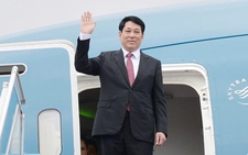 Chủ tịch nước Lương Cường lên đường thăm Lào