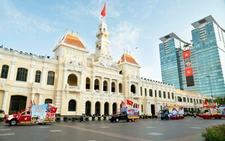Diễu hành xe hoa mừng 50 năm thống nhất đất nước