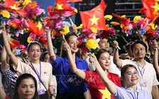 Người dân TP.HCM tự hào luyện tập trong đội hình diễu hành ngày đại lễ 30-4