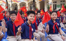 Giới trẻ lan tỏa 'gene yêu nước': Hát Quốc ca, nhuộm đỏ mạng xã hội