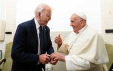 Giáo hoàng Francis: Biểu tượng đạo đức khiến cả thế giới nghiêng mình
