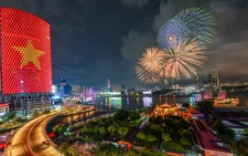 Mãn nhãn với màn pháo hoa mừng 50 năm thống nhất