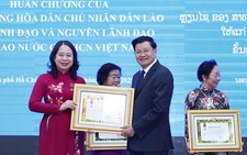 Tổng Bí thư, Chủ tịch nước Lào trao huân chương cao quý cho các lãnh đạo, nguyên lãnh đạo Việt Nam