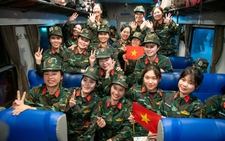Lực lượng diễu binh của Bộ Quốc phòng bắt đầu hành quân vào Nam