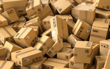 Mỹ bãi bỏ quy định miễn thuế đối với các gói hàng nhỏ từ Trung Quốc