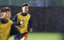 U17 Việt Nam đội mưa rèn luyện, chờ đấu U17 Nhật Bản