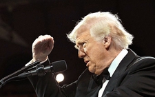 Hậu trường quyết định áp thuế đối ứng: Ông Trump không nao núng dù thế giới chao đảo
