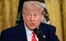 Ông Trump tuyên bố giữ mức thuế sàn 10% kể cả khi có thỏa thuận