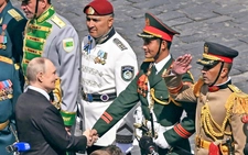 Khối trưởng bắt tay Tổng thống Nga Putin: Đây là niềm tự hào của toàn khối